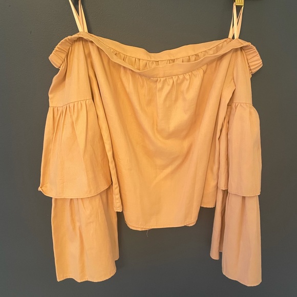 Lights Pink BCBG shoulder top - Picture 2 of 5